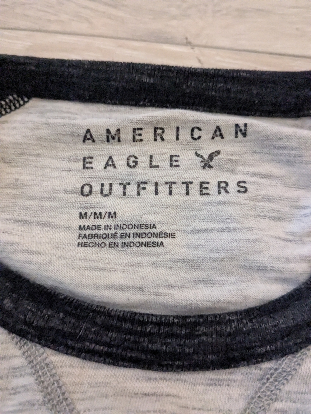 American Eagle Men’s Two-Tone Raglan Baseball Tee